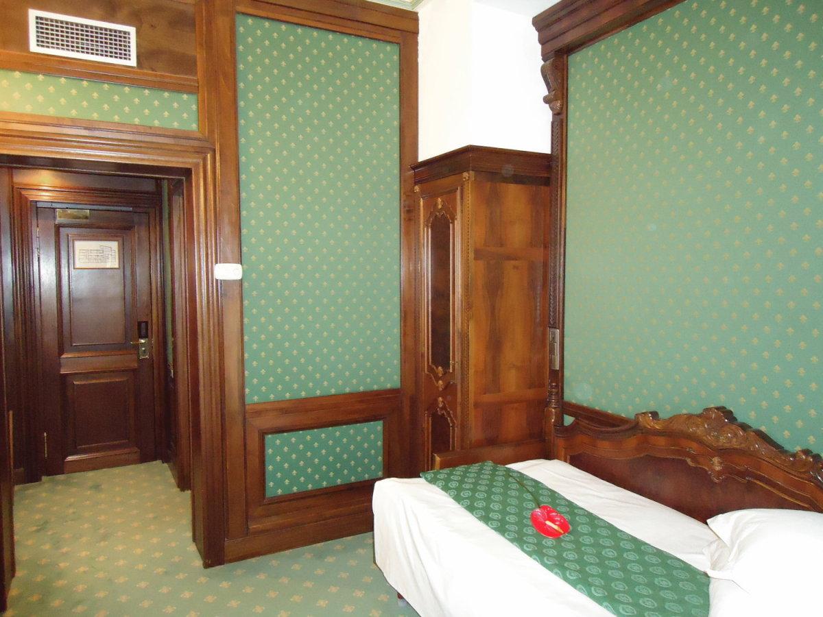 Hotel Casa Capsa Bukarest Zimmer foto